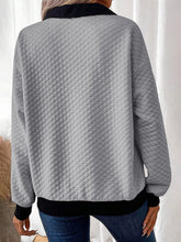 Load image into Gallery viewer, Texture Quarter Button Long Sleeve Sweatshirt