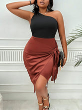 Load image into Gallery viewer, Plus Size One-Shoulder Sleeveless Tied Dress
